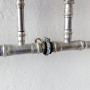 Metallspreizdübel für die Befestigung von Wasserleitungen und Rohrschellen